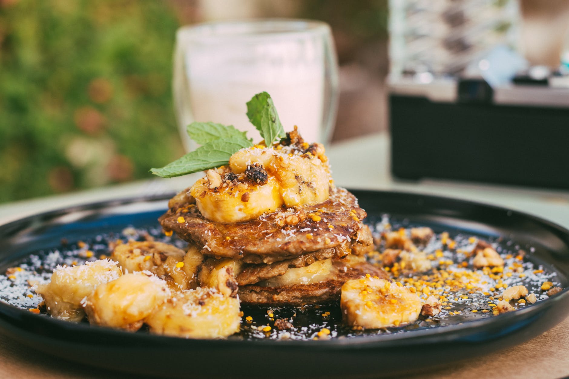 Recipe: Eggless Banana Pancakes